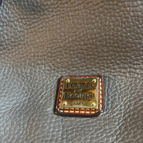 Dooney & Burke Elegant Leather Handbag - gray/brown - small crossbody - Picture 2 of 11